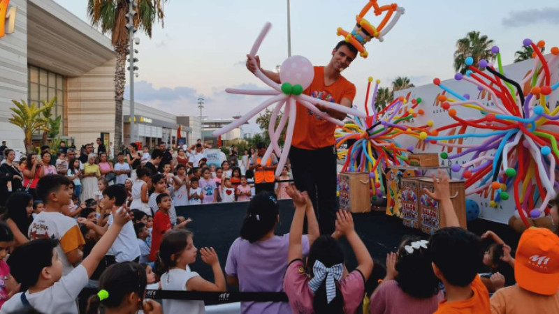 M1 Adana'ya  gelen çocuklar hem eğleniyor hem öğreniyor