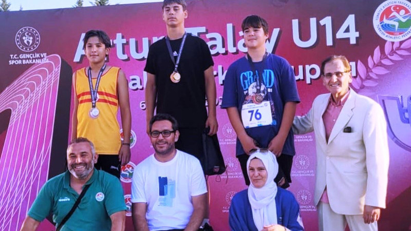 Spor  İl Müdürü Loğoğlu’ndan madalya alan sporculara tebrik