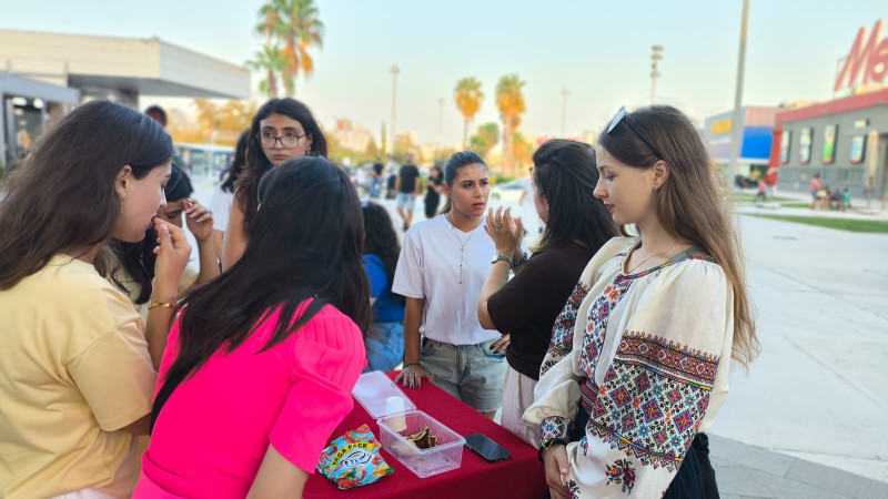 M1 Adana AVM’de AIESEC  ile kültürel panayır