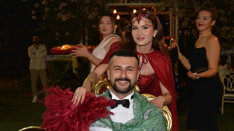 5 yıllık arkadaşlıklarını evlilikle taçlandırdılar