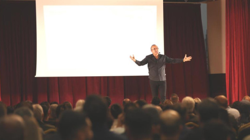 Sunay Akın Adanalılarla buluştu