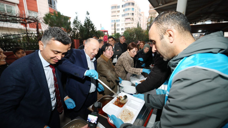 Yüreğir Belediyesi’nden Serinevler’de birlik ve beraberlik iftarı