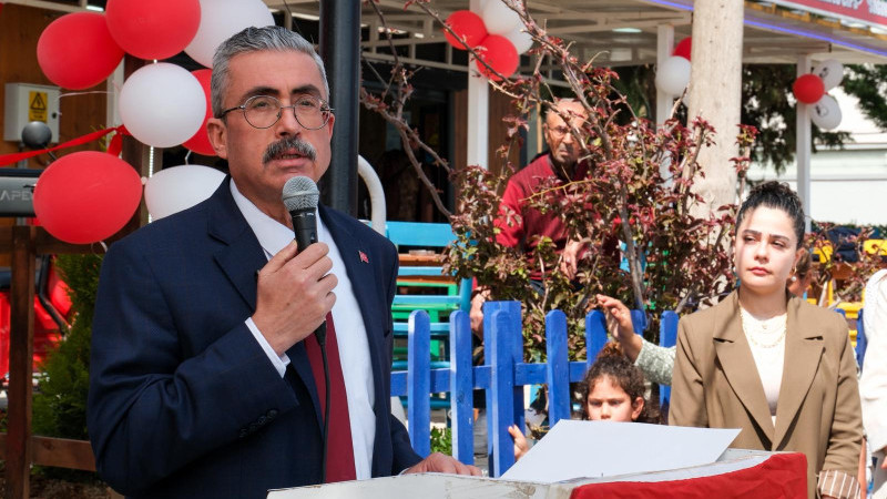 Karataş’ta Hem Hizmet Hem “Sıfır Borç” Gururu: Cumhuriyet Cafe Kapılarını Açtı!