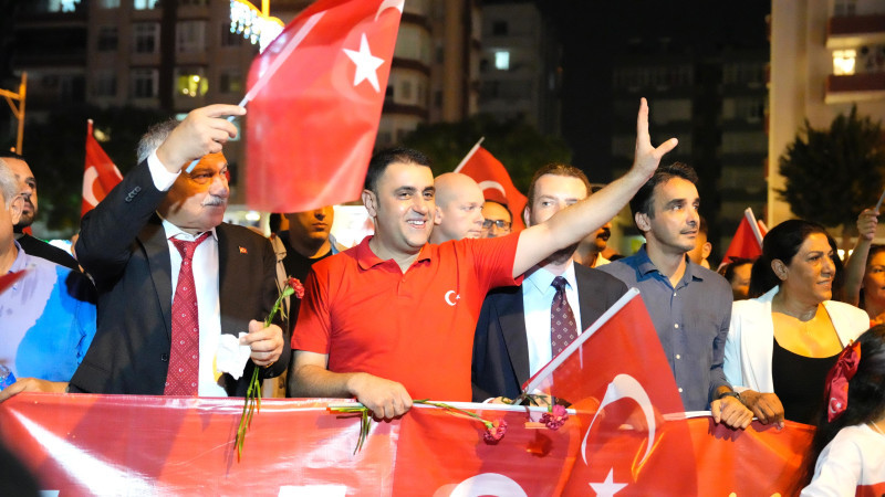 Çukurova'da 19 Mayıs Coşkusu: Meşale Yürüyüşü ve Simge Konseriyle Yaşanacak