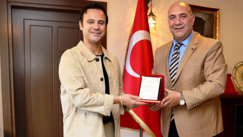Milli Eğitim Müdüründen Gündoğdu'ya teşekkür plaketi