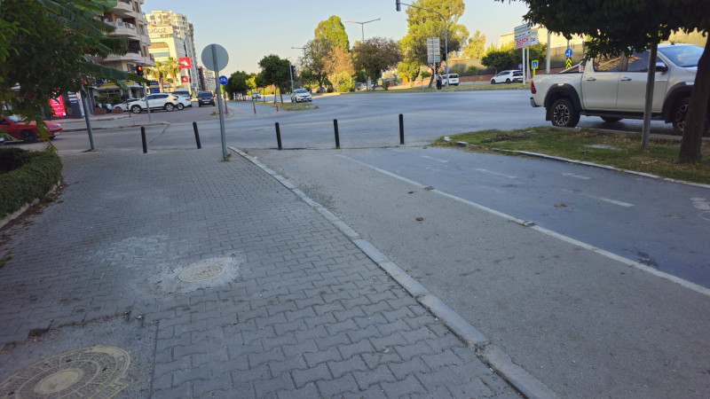 Büyükşehir Gerekeni Yaptı: Kaldırım İşgali Sona Erdi