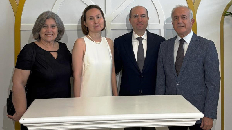 Sağ Ailesinin Mutlu Günü