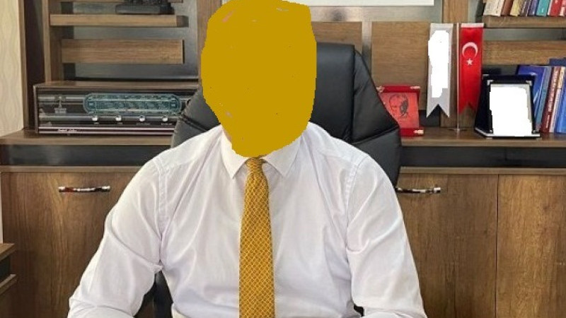 Kim Bu Terbiyesiz Müdür?