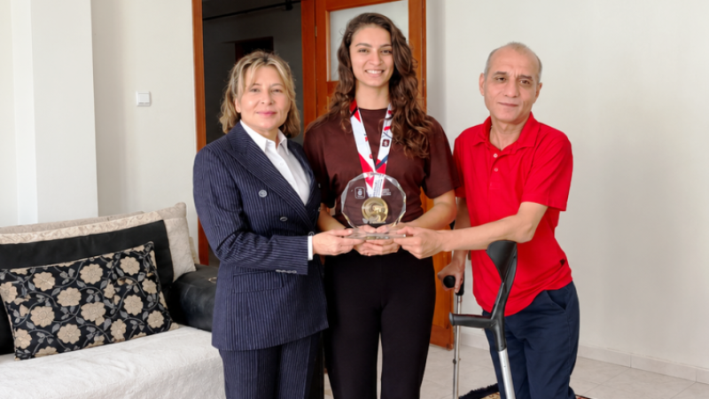Milli sporcu Aleyna Oruç’un üniversite hayaline Filiz Kepme’den destek! 