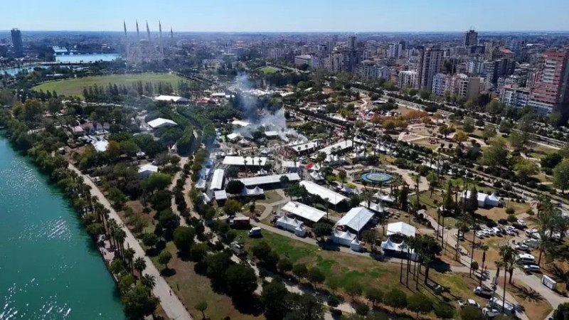 Adana'da 10. Uluslararası Lezzet Festivali Başladı